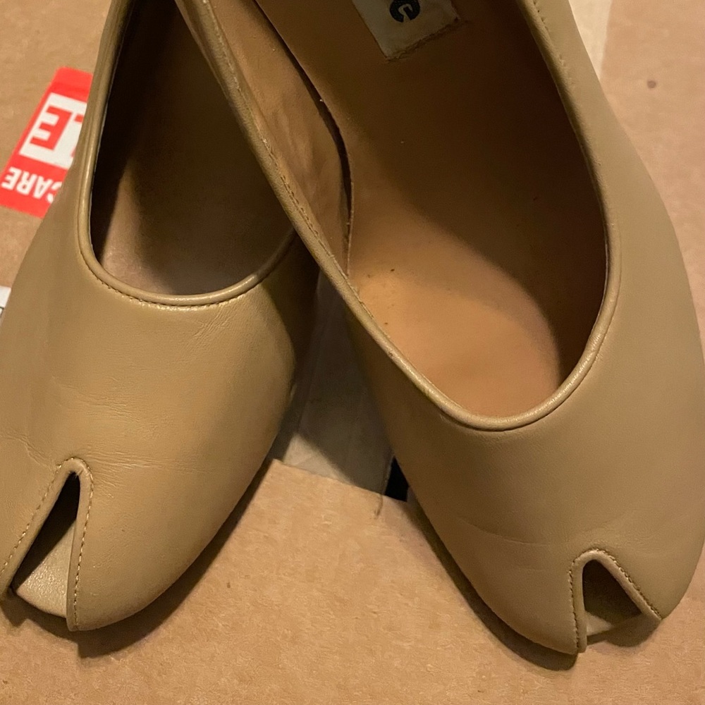 Classique - Picture 2 of 2